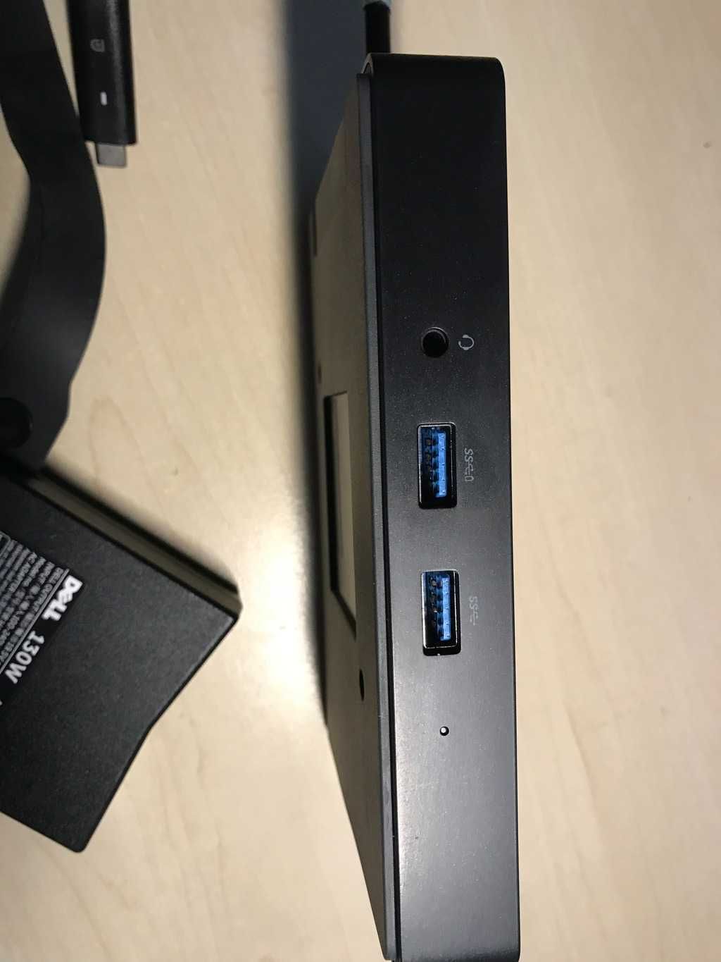 док-станцію Dell WD15 K17
