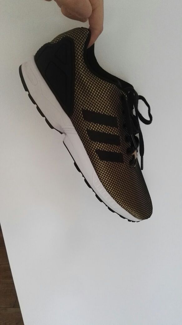 Unikatowe Buty Adidas ZX Flux złote