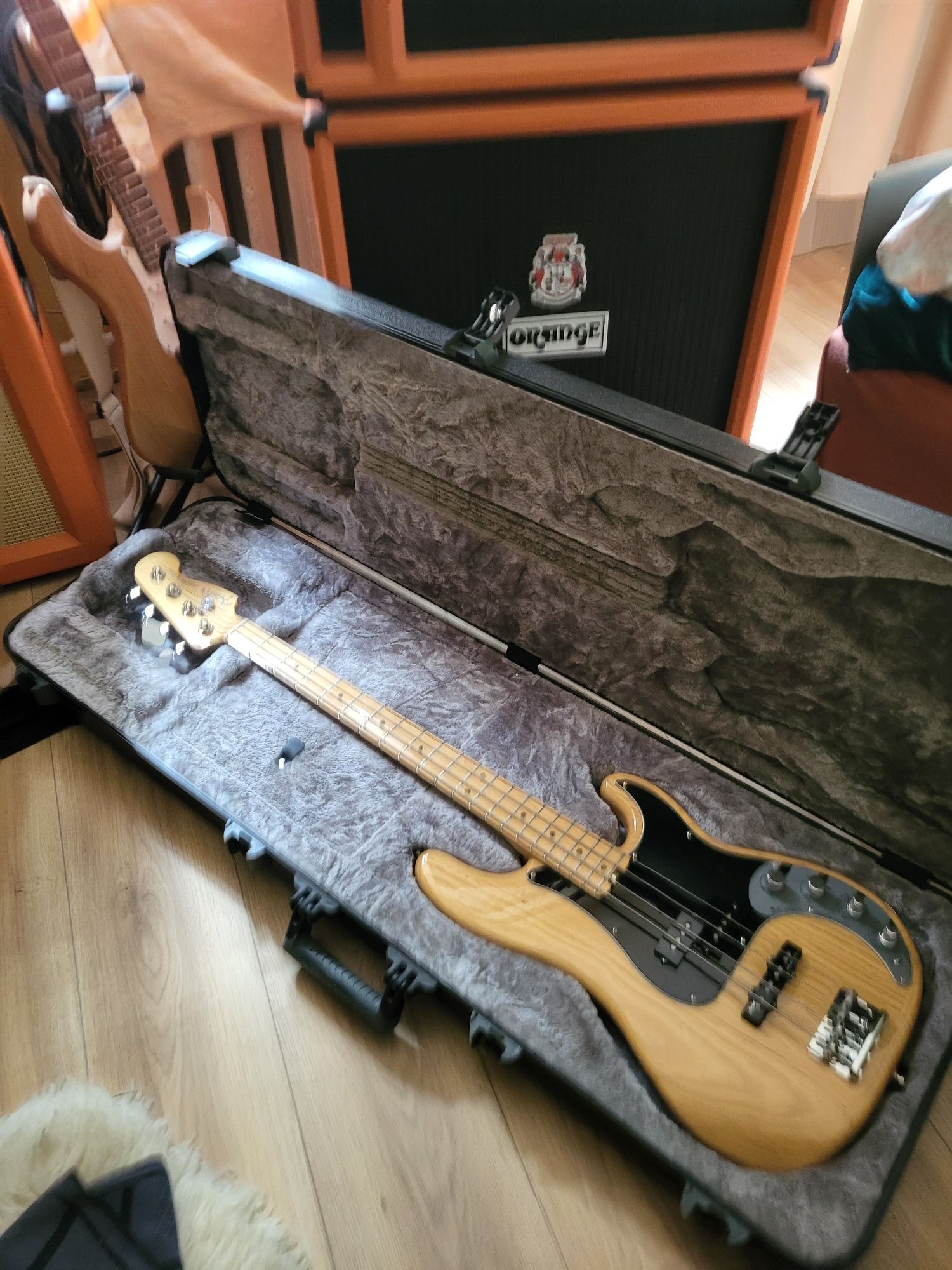 Nowa gitara basowa Fender