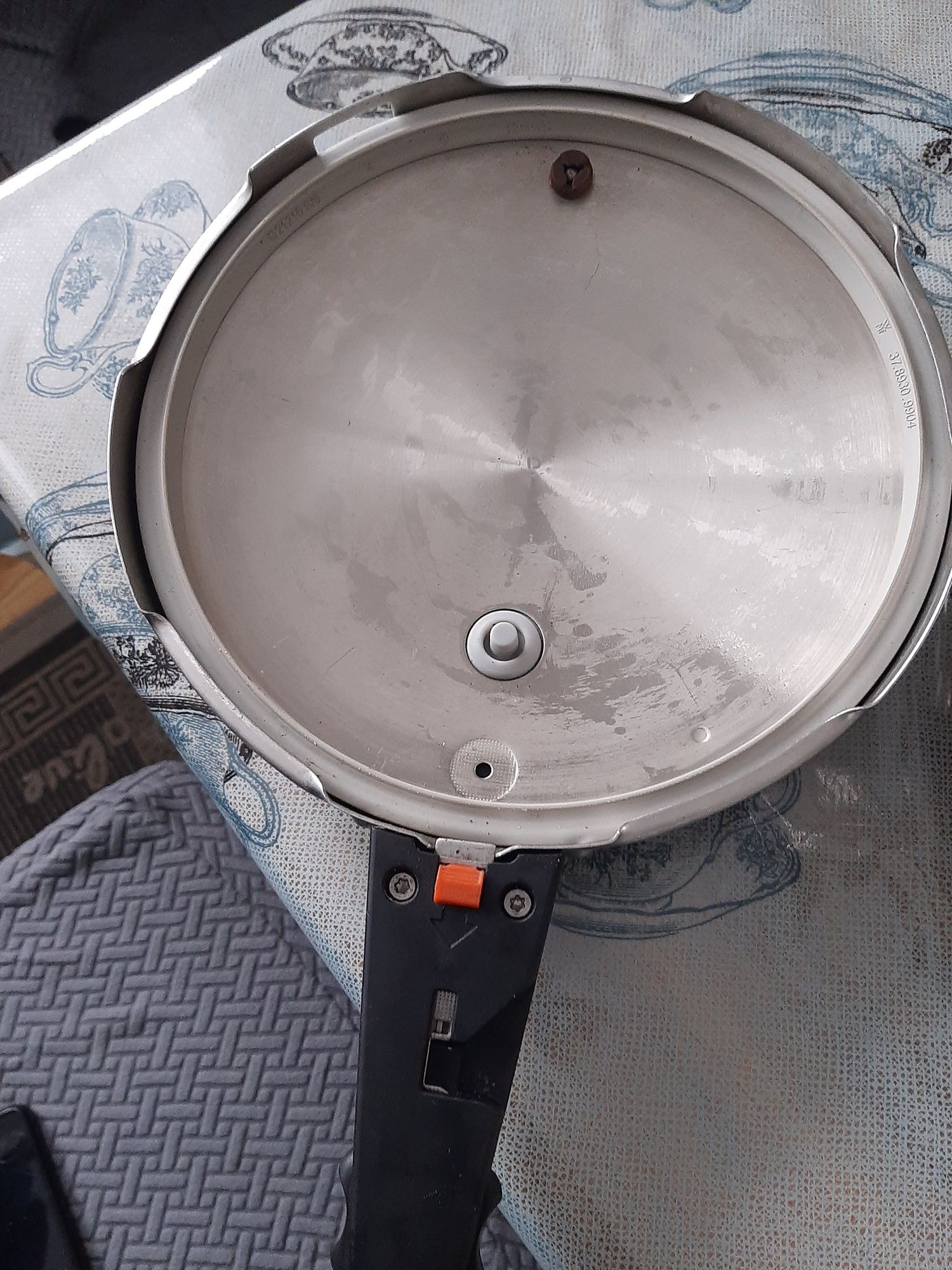 Продам скороварку WMF