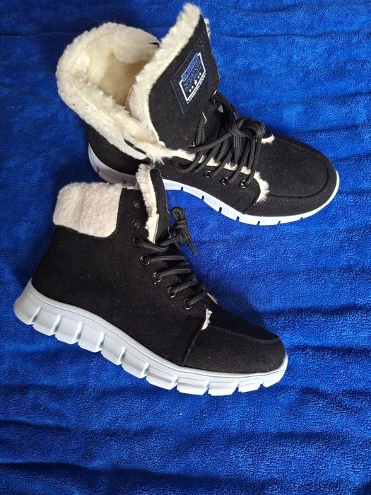 Śliczne zimowe ocieplane buty, wkładka 23,4