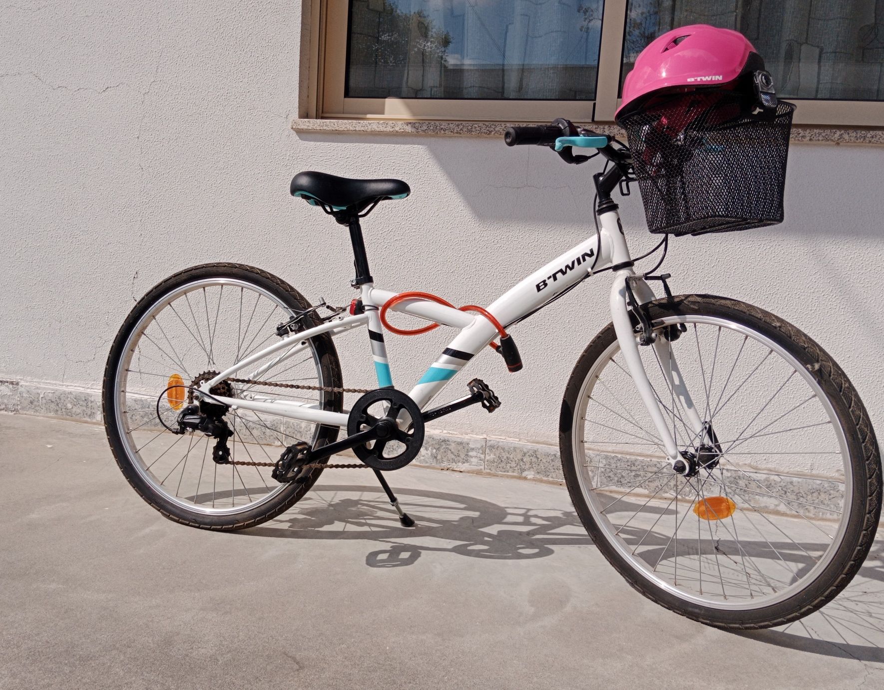 Bicicleta de criança (até aos 13 anos) B- win 100 quase sem uso.