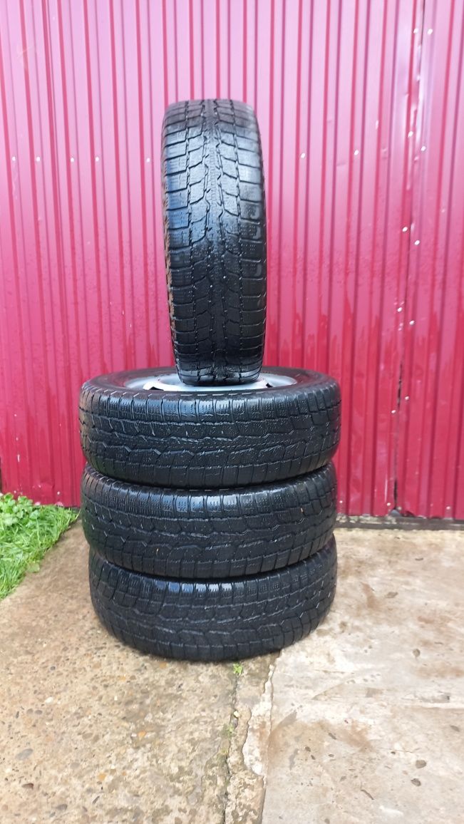 Шини TOYO 195/65 R15 91H зима