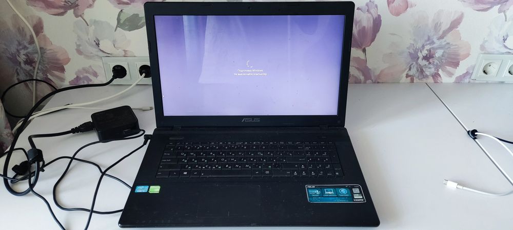 Ноутбук ASUS X75v
