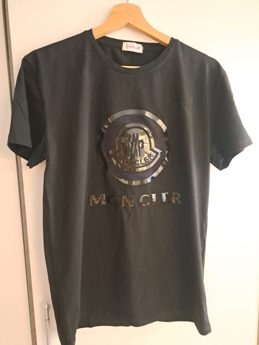 T-shirt moncler czarny z nadrukiem