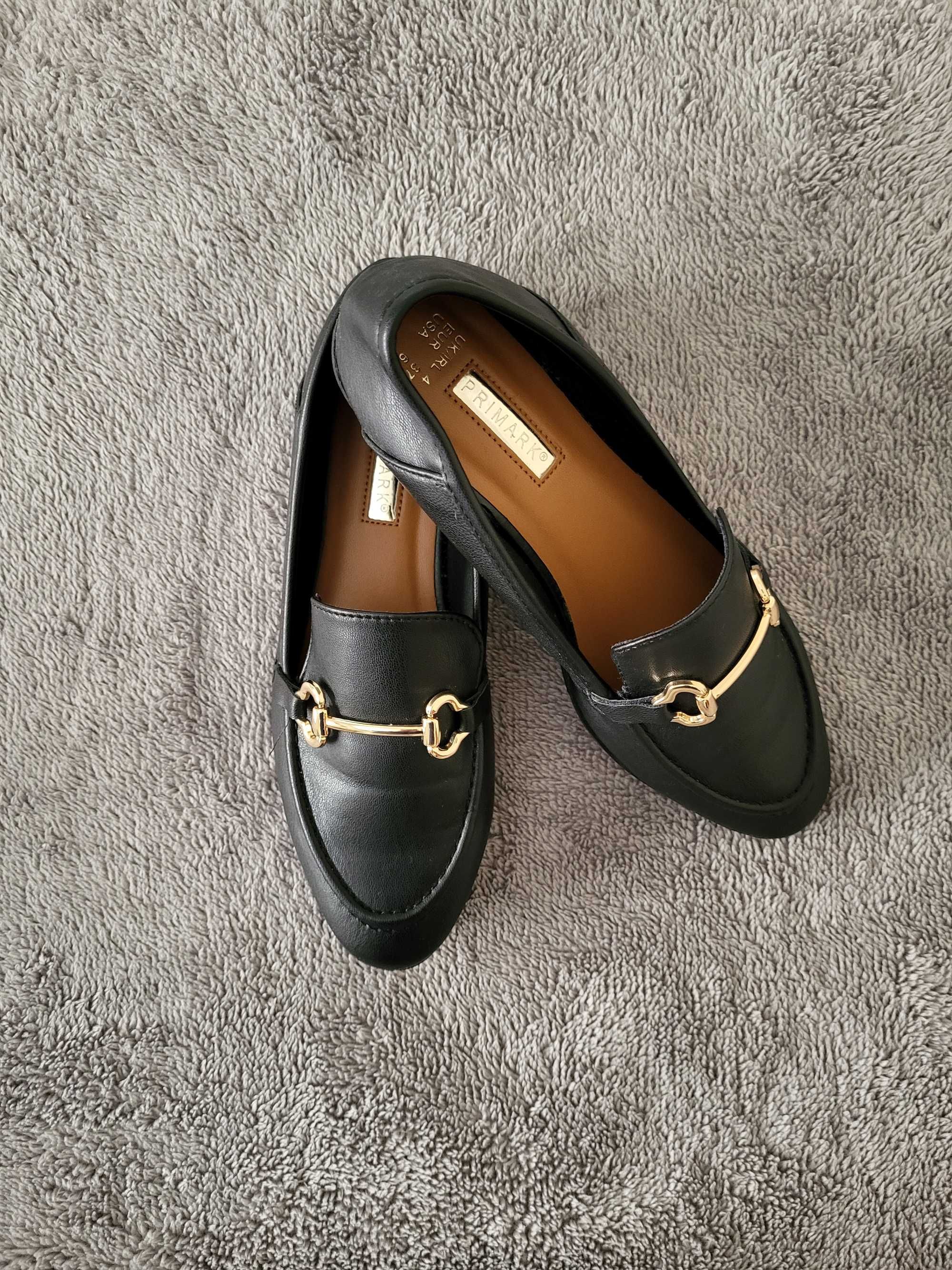 Black shoes for women