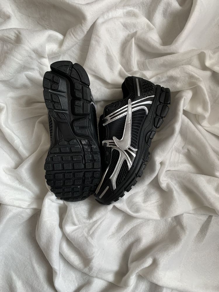 Nike zoom vomero 5 40-42р
