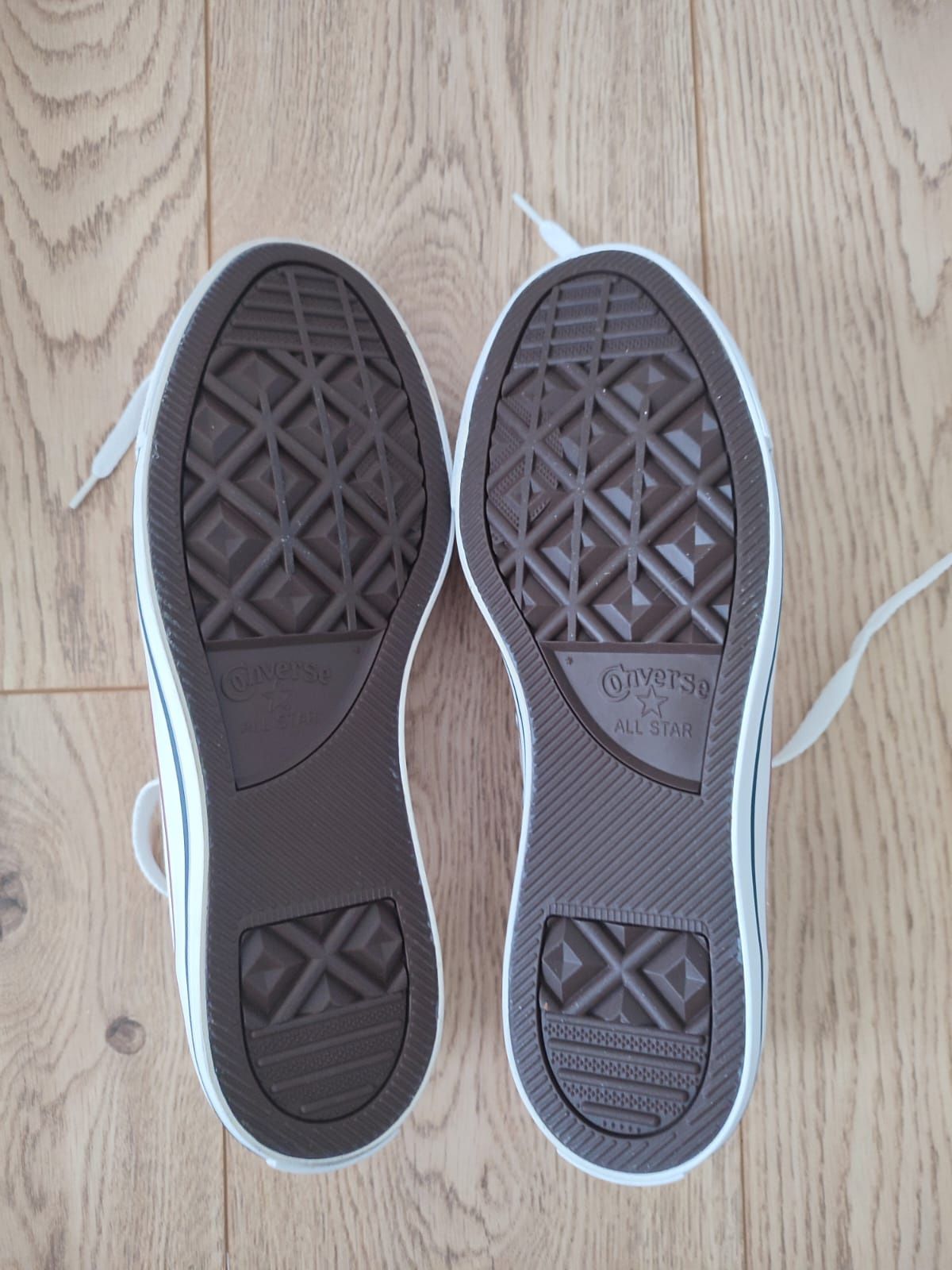 Nowe Converse M7652C białe, rozm. 44 – nieużywane