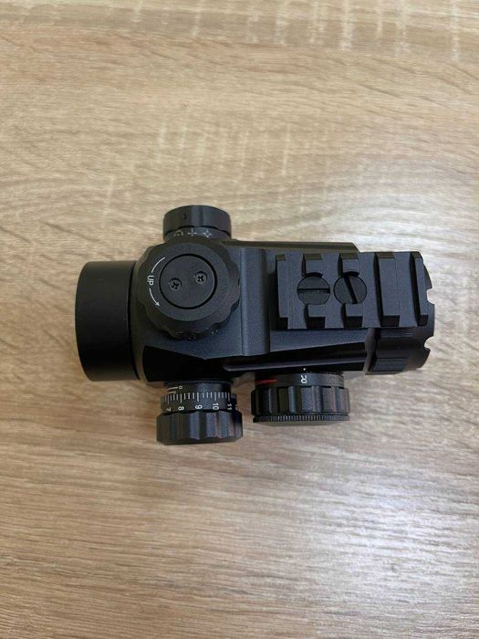 Коліматорний приціл KONUS KONUSIGHT 1x35