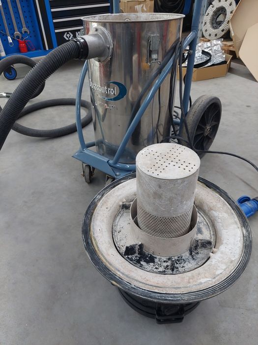 Odkurzacz do wody szlamu Dustcontrol DC 75W  wbudowana pompa fra. VAT