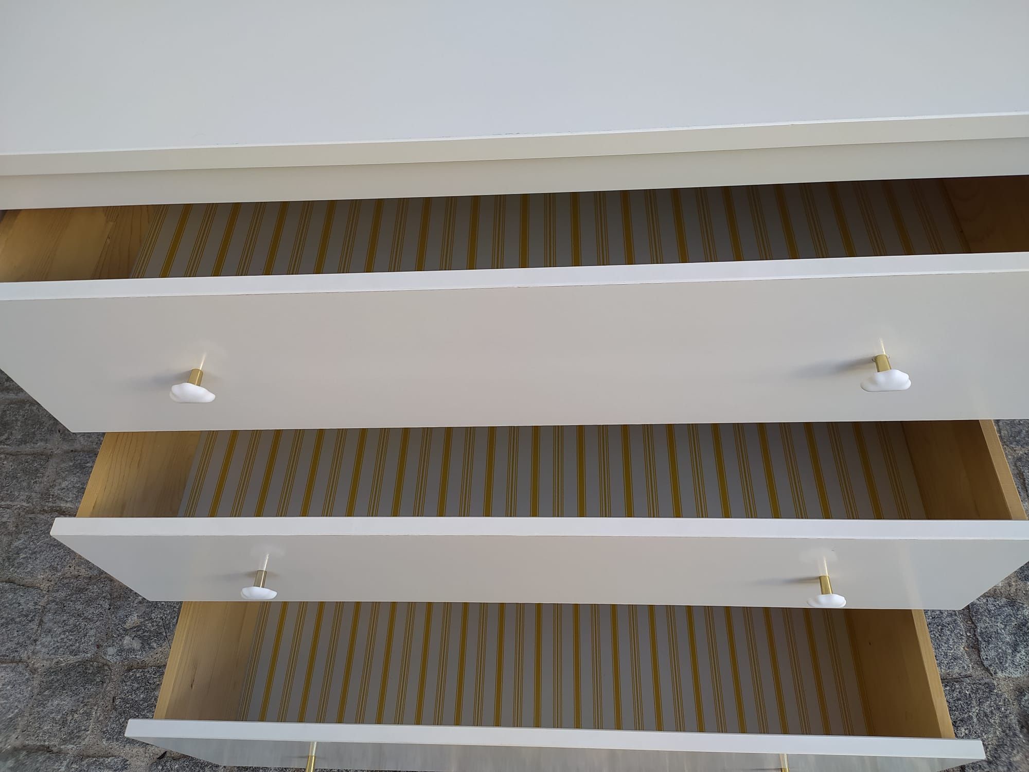 Cómoda IKEA hemnes impecável