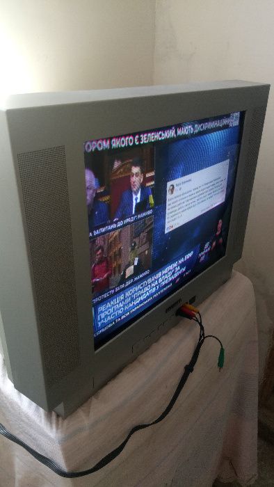 Цветной телевизор RAINFORD 55см диагональ. Плоский экран.