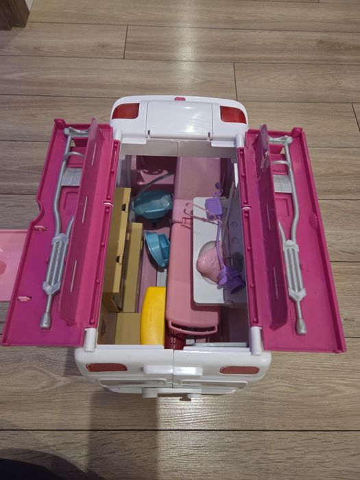 Karetka barbie z akcesoriami