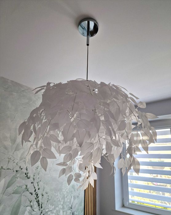 Lampa sufitowa żyrandol biała wisząca liście + żarówki GRATIS