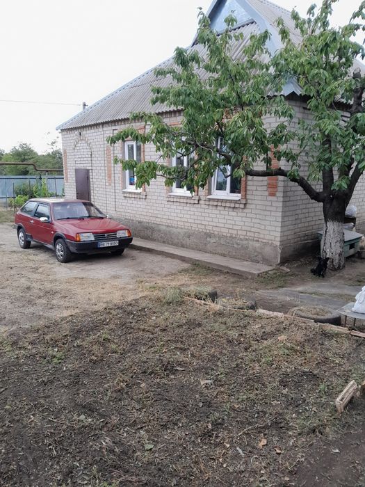 Продам машину  достойную