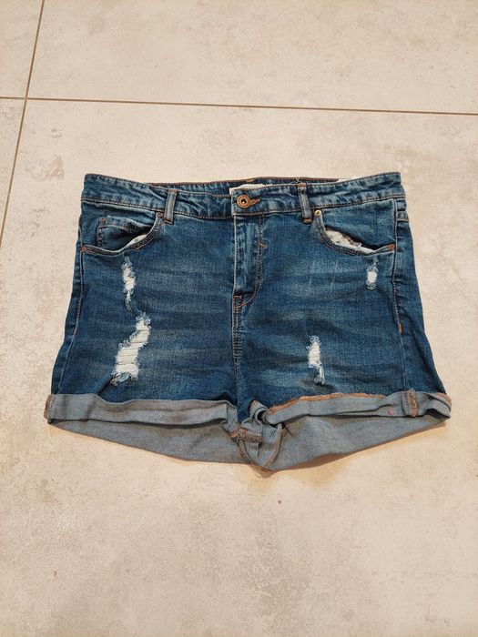 Krótkie spodenki jeans Reserved