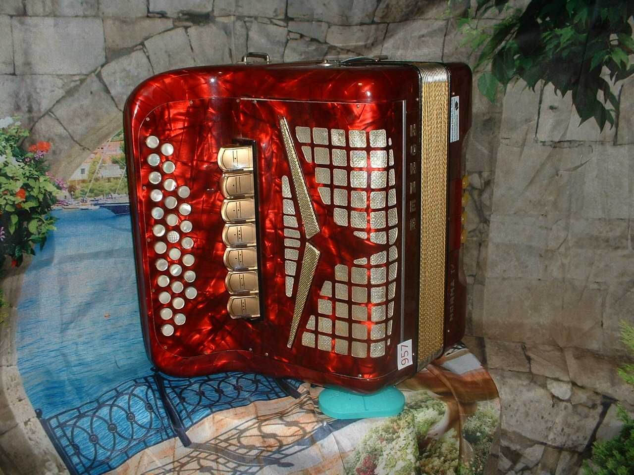 Concertina para venda N, 957