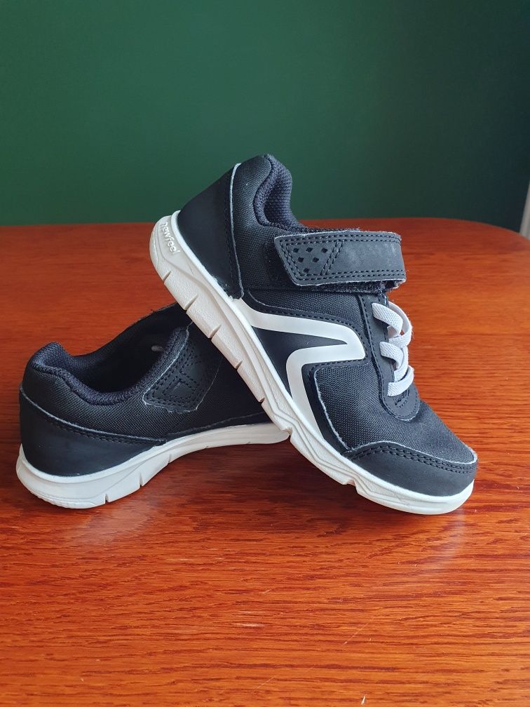 Buty sportowe, adidasy czarne r. 30