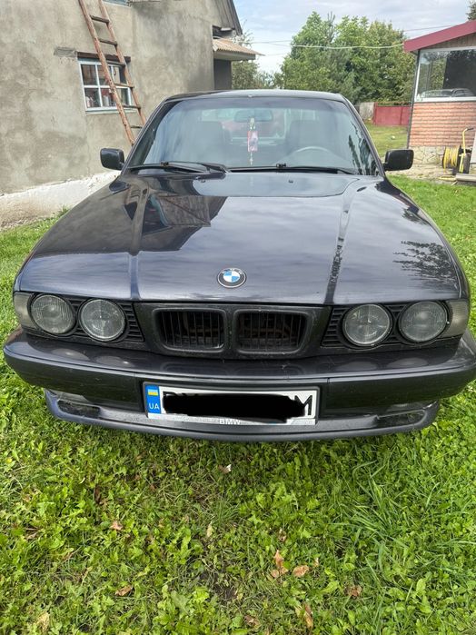 Автомобіль БМВ е34/BMW e34