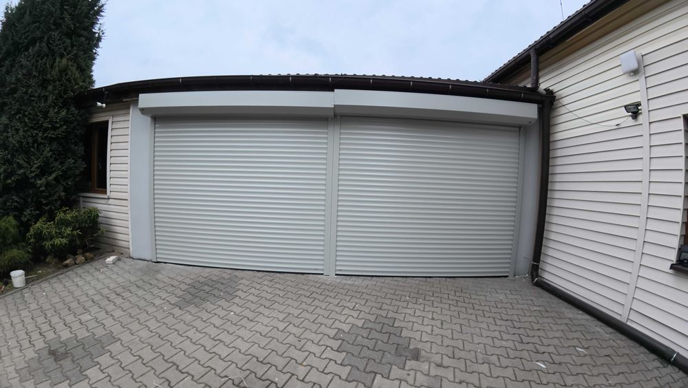 Drzwi rolowane PA 77  w kolorze szarym 3 x 2 m