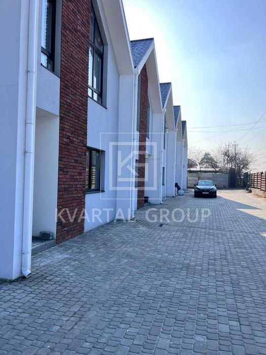 БЕЗ КОМІСІЇ! ТаунХаус 2 поверхи.3 кімнати+кухня студія.БЕЗ РЕМОНТУ.ГАЗ