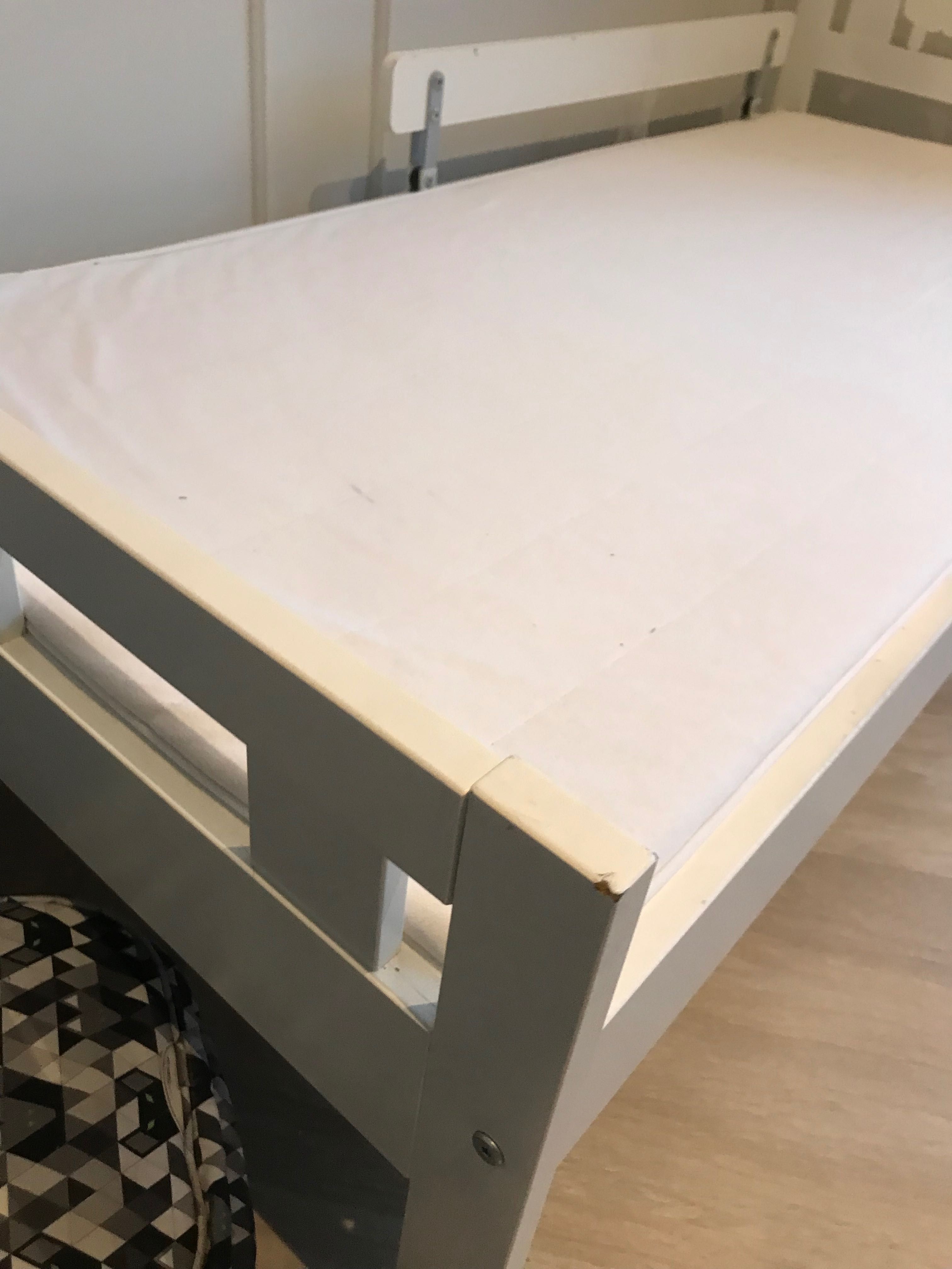 Łóżko dziecięce IKEA Kritter białe 70 x 160 cm + materac + barierka