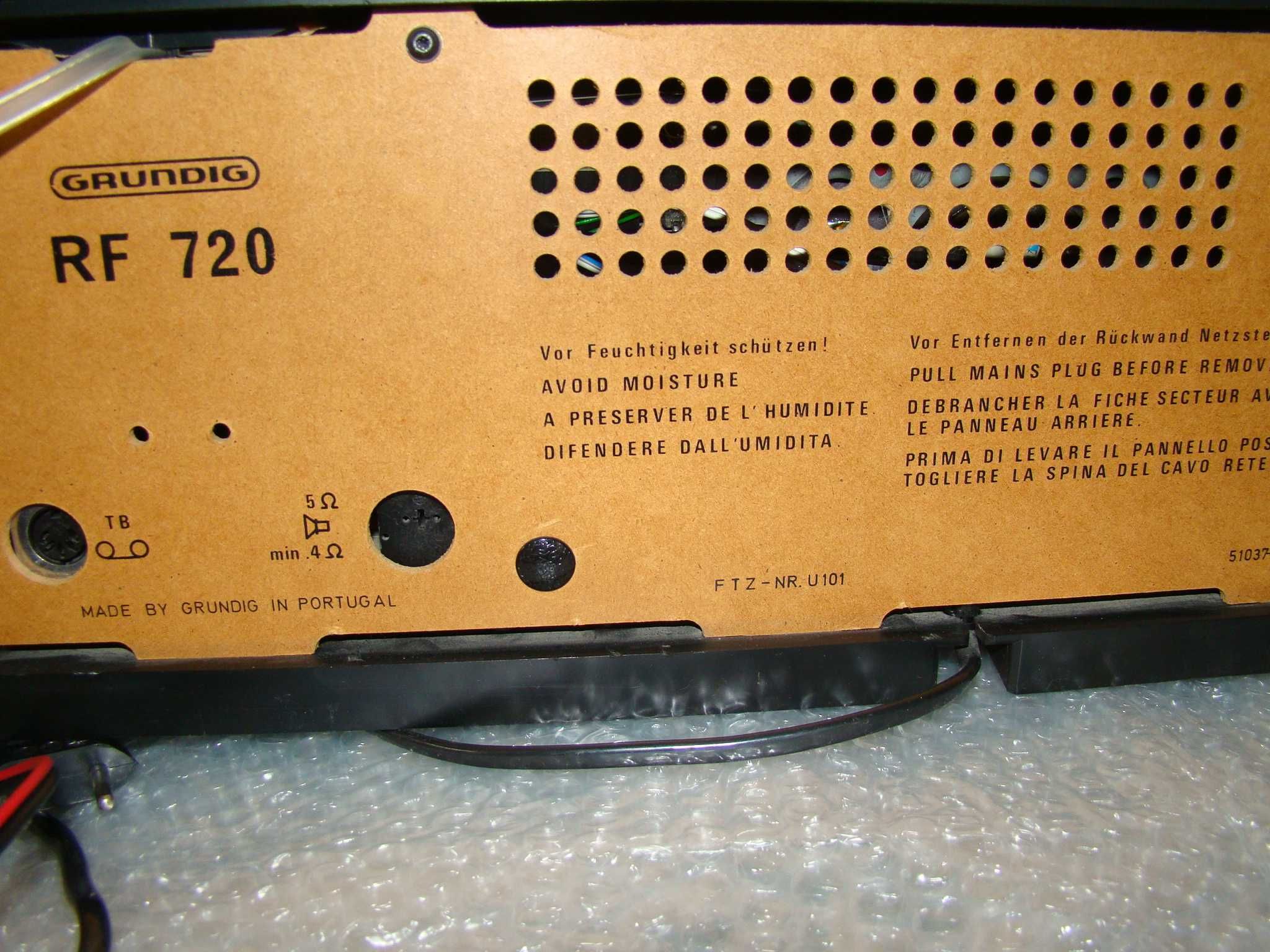 Радиоприемник GRUNDIG RF720