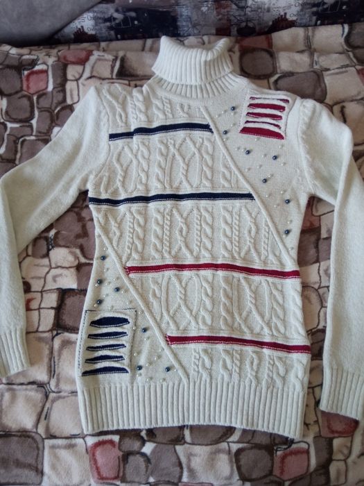 Продам женский свитер 44-48 размер