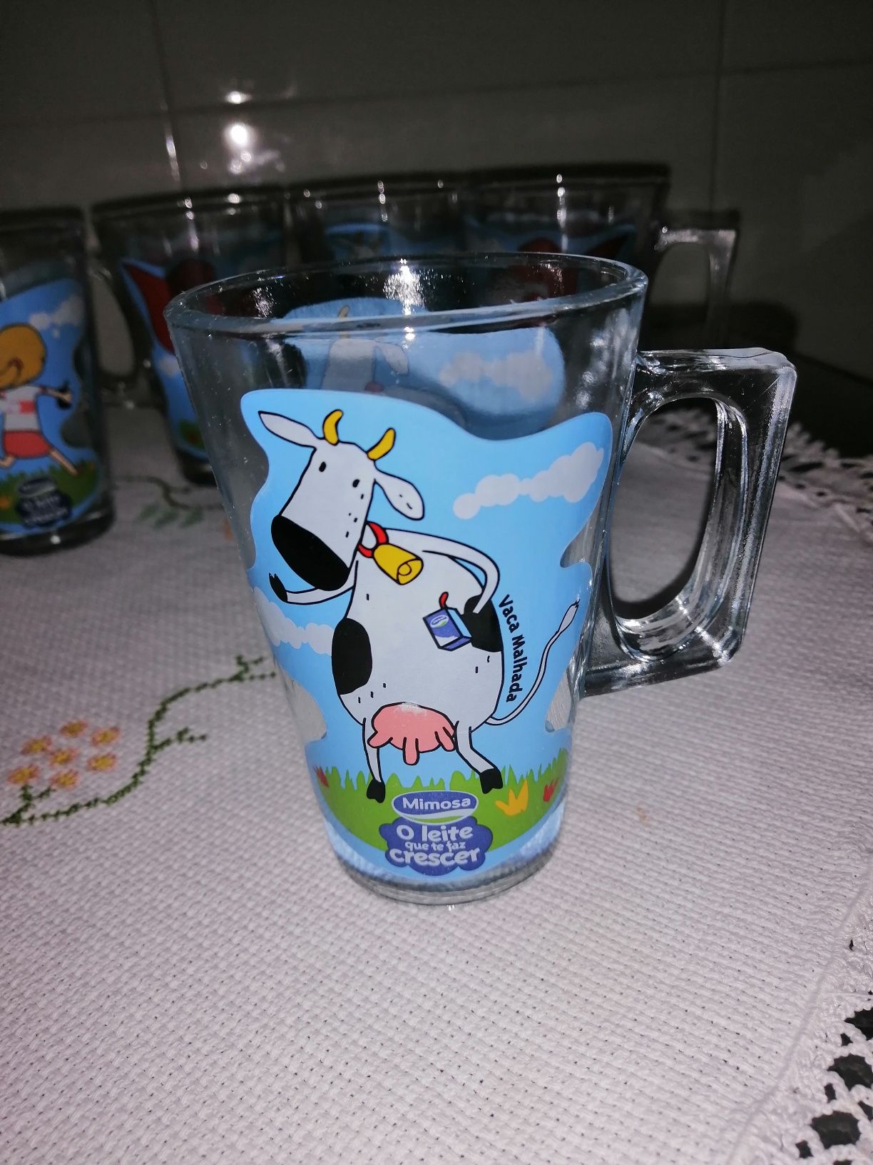 Conjunto de 6 canecas de vidro da marca mimosa.