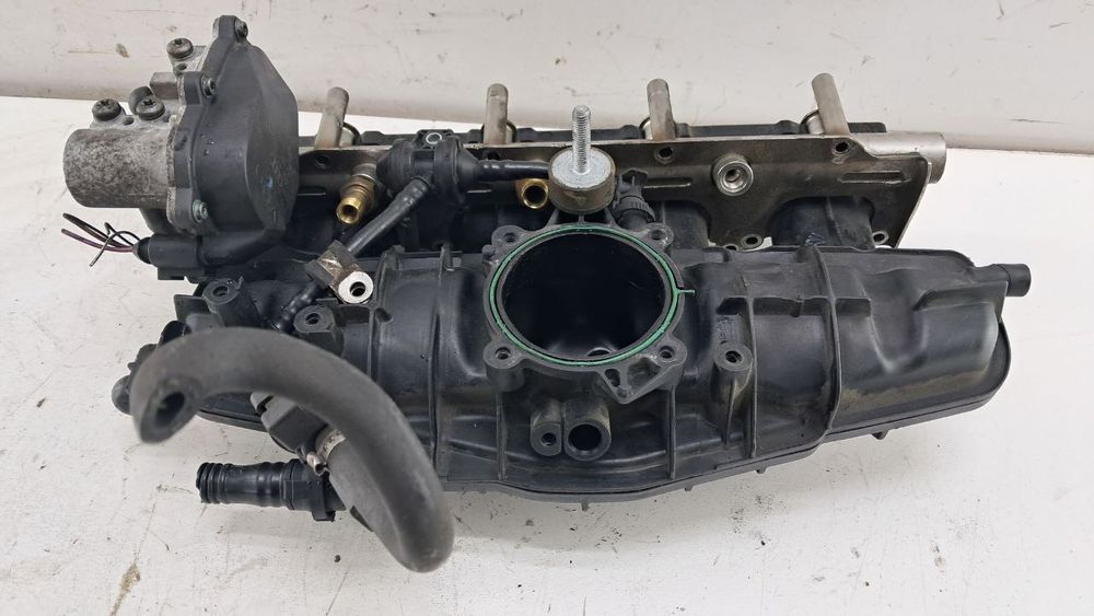 Коллектор Volkswagen Passat B6 2.0 FSI 2005-2010 06F133201P