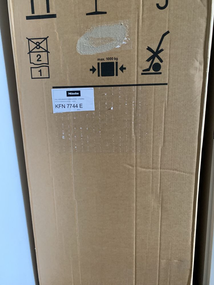 Вбудовуваний Miele  KFN 7744 E  холодильник-морозильник