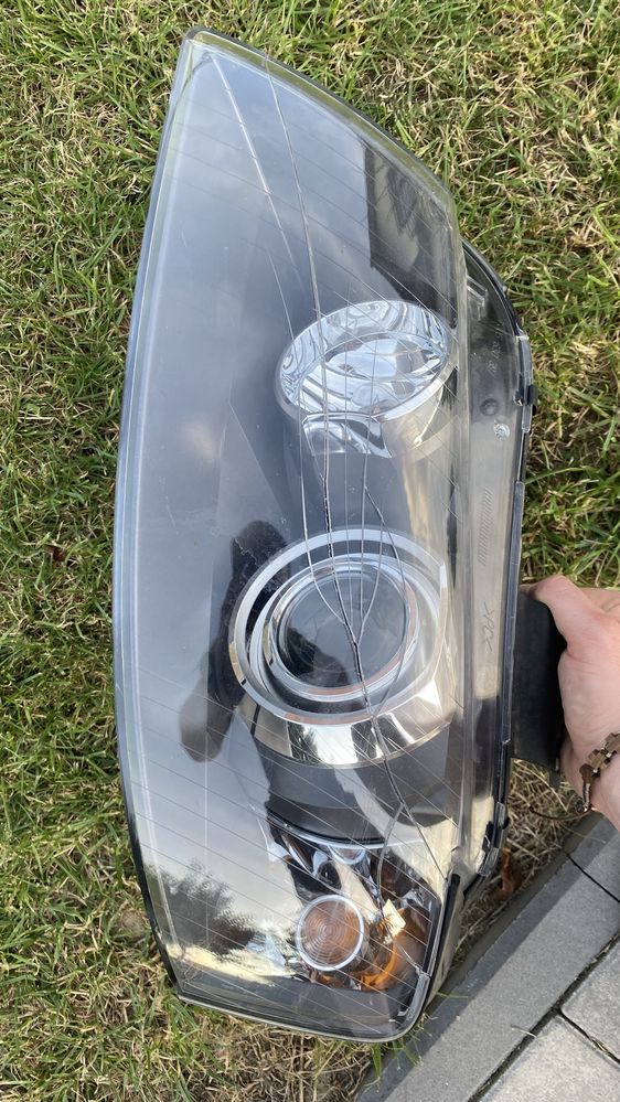 Reflektor Xenon Audi A3 8P + żarówka