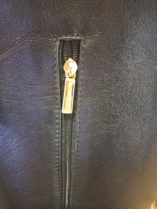 Шкіряна сумка бренду valentino