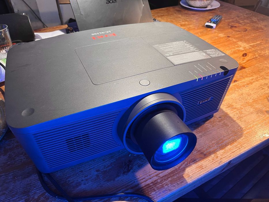 projektor EIKI LC-XL100 Jasność (ANSI)5000 ANSI lumenów