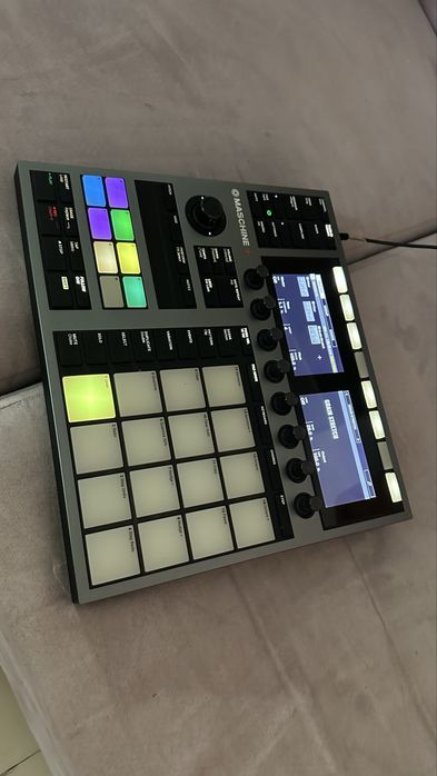 Native Instruments Maschine Plus