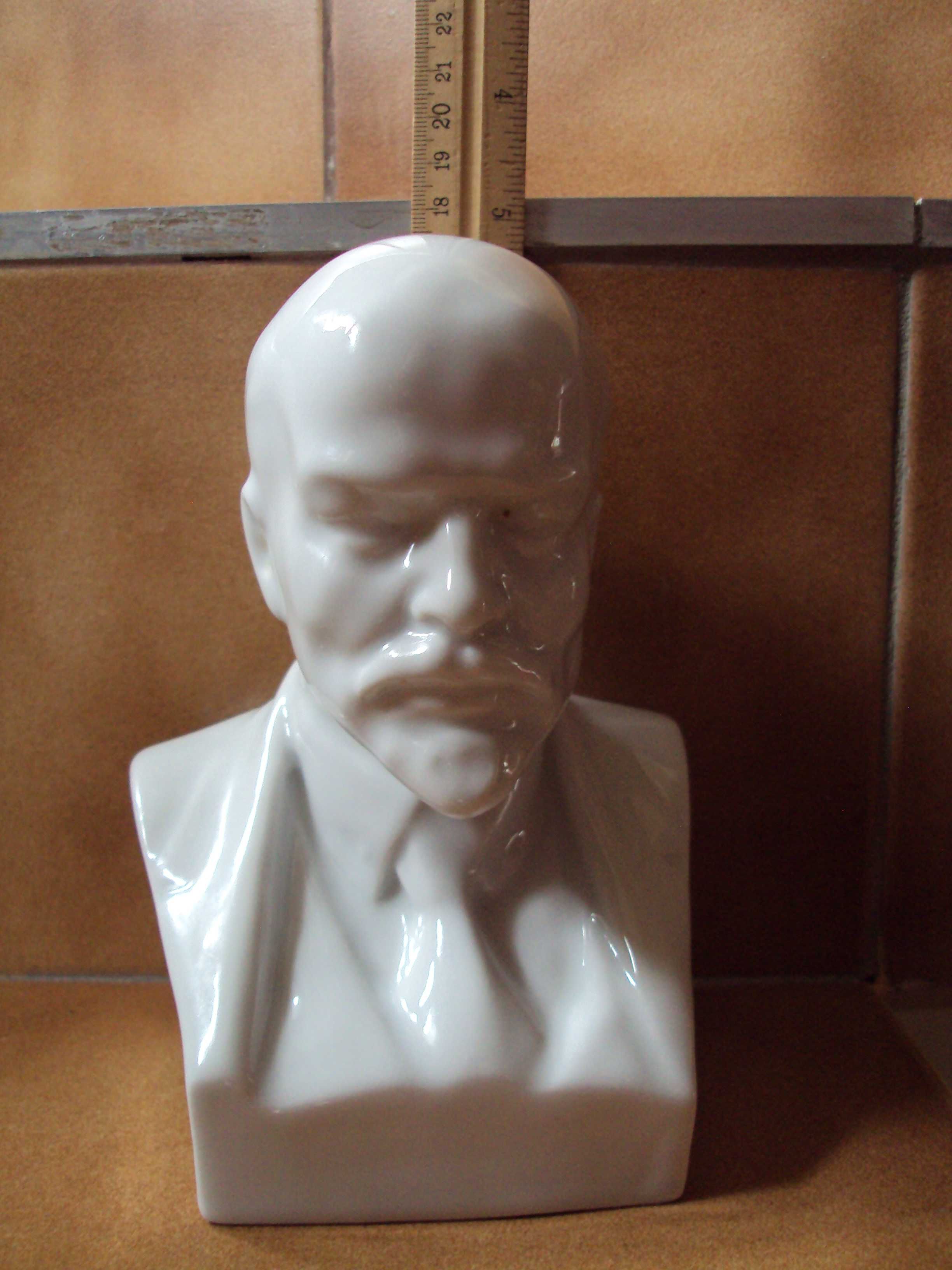 popiersie Lenina