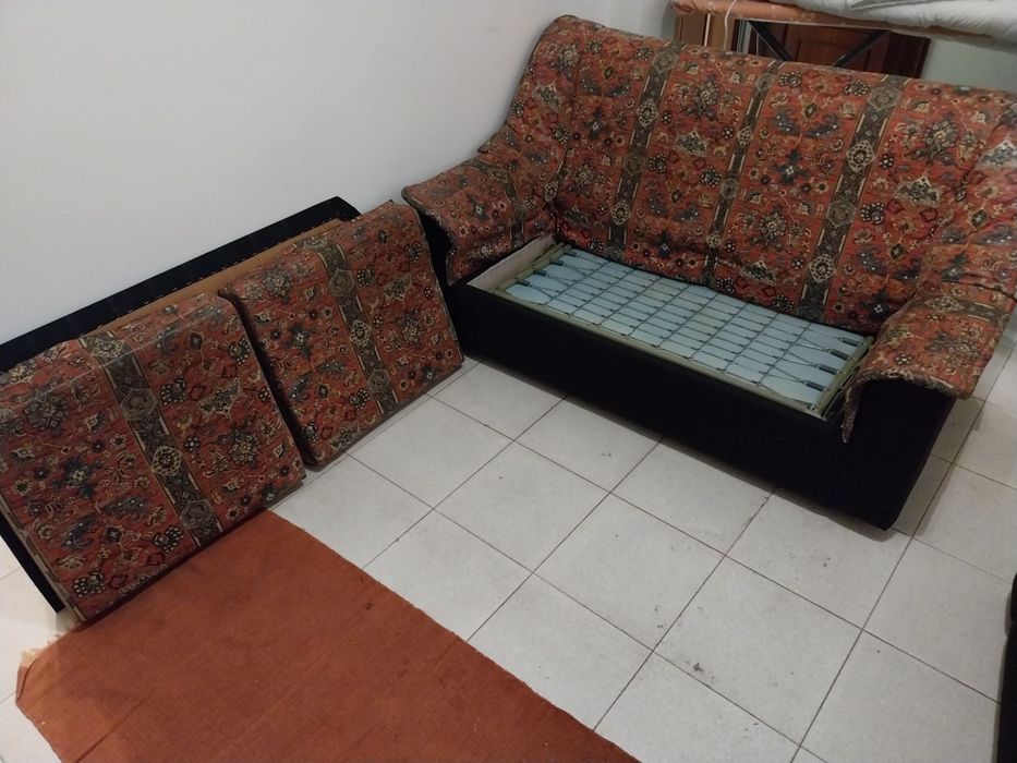 Sofá-Cama com dois cadeirões