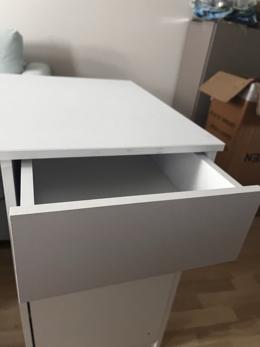 Biurko 140 cm dwie szafki