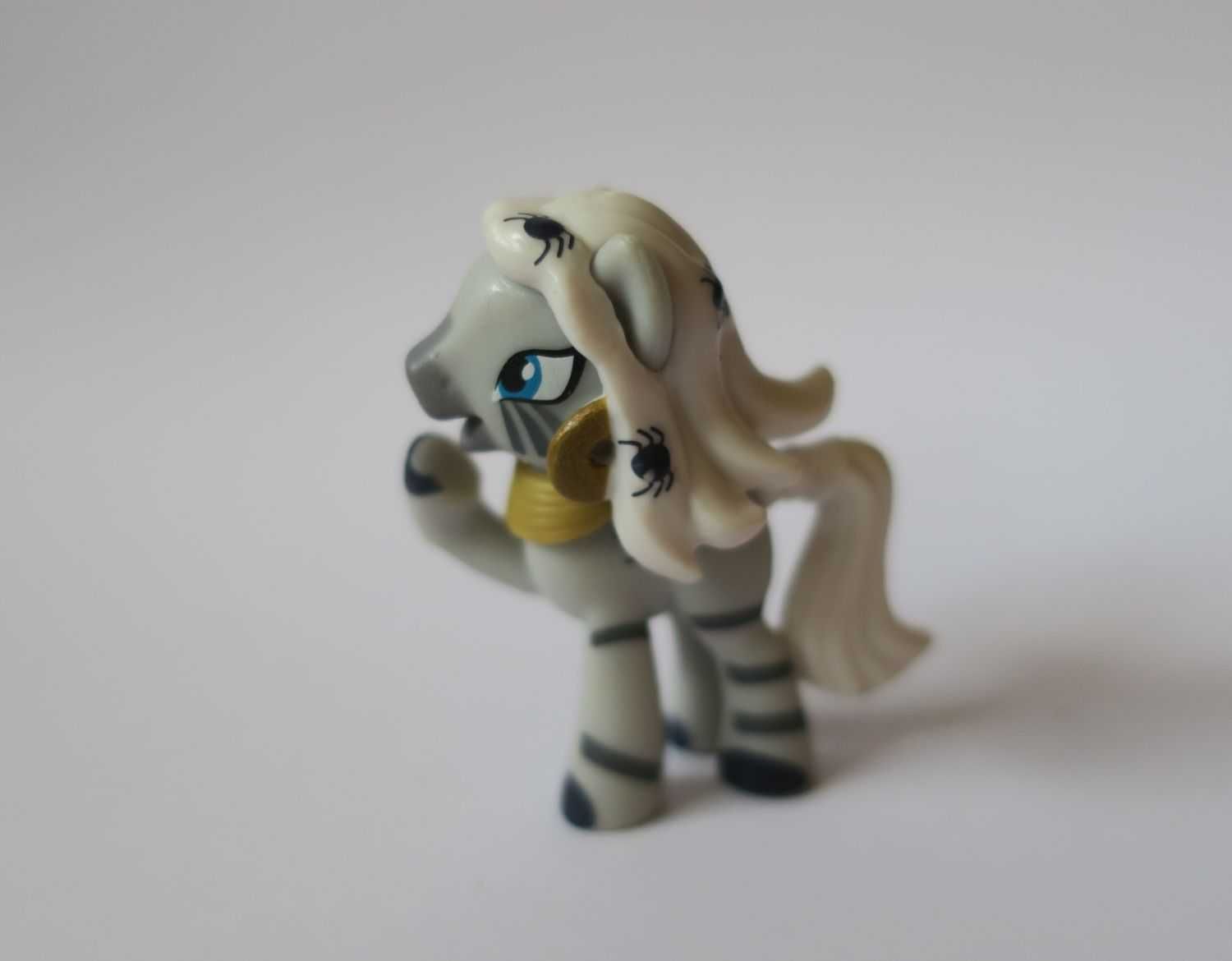 Figurka kucyk My Little Pony zebra Zecora Hasbro