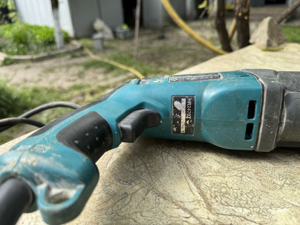 Перфоратор Makita  HR2470