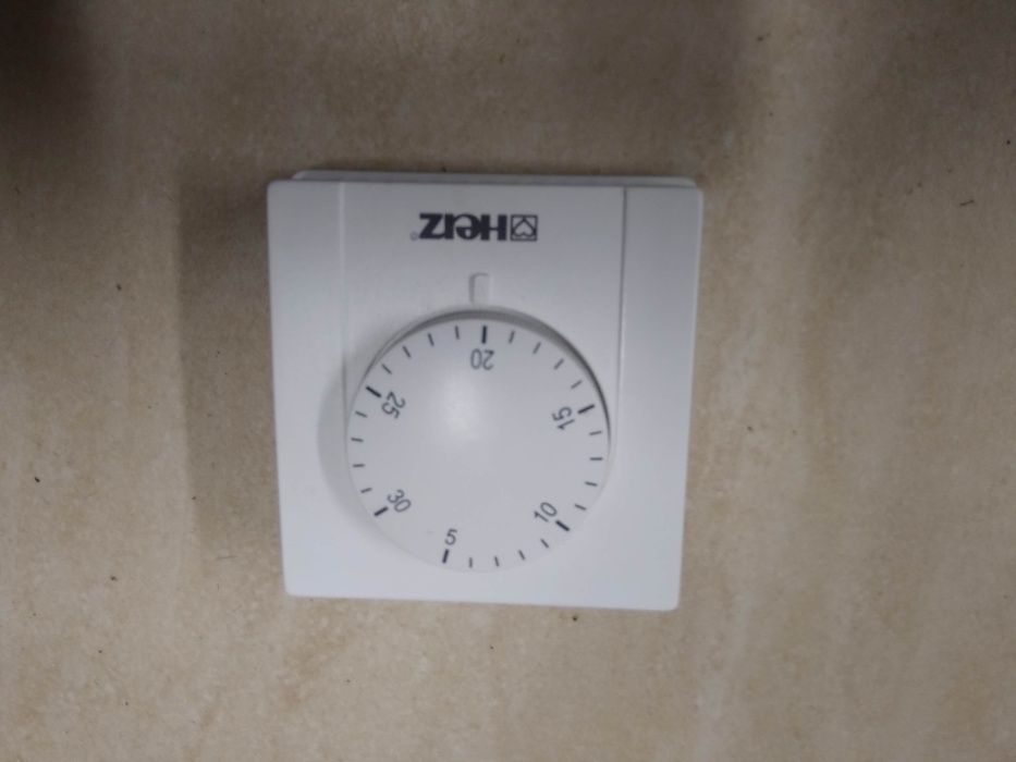 Regulator termostat do podłogówki ogrzewania podłogowego 7szt