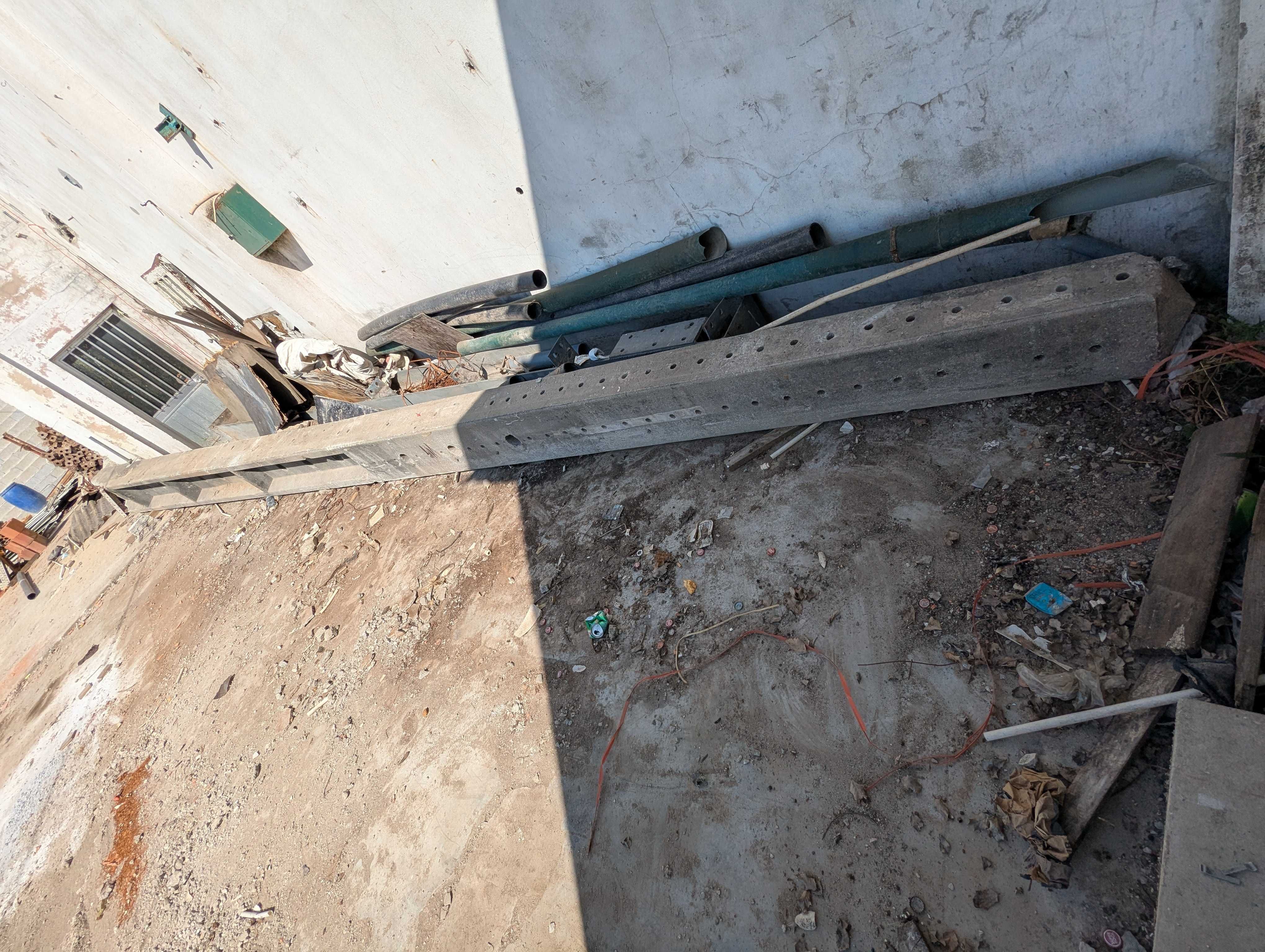 Poste de betão armado
