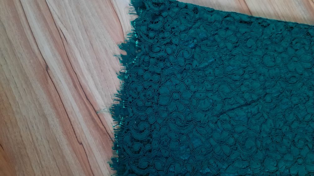 Sukienka damska z koronki Zara