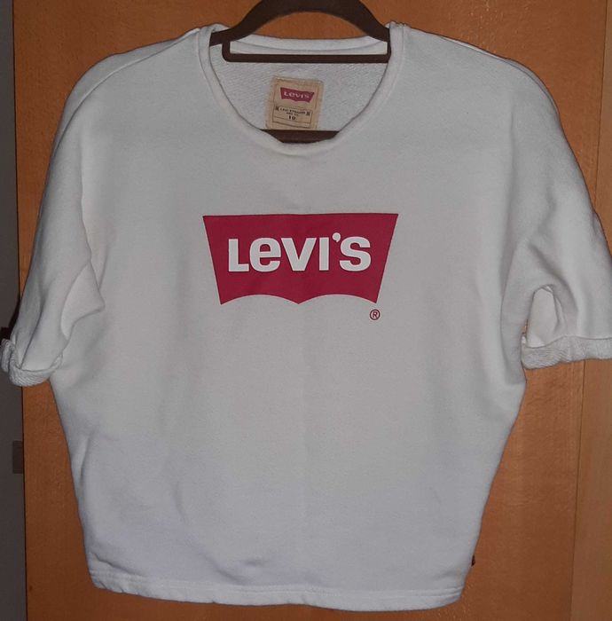 Camisola e calça levis