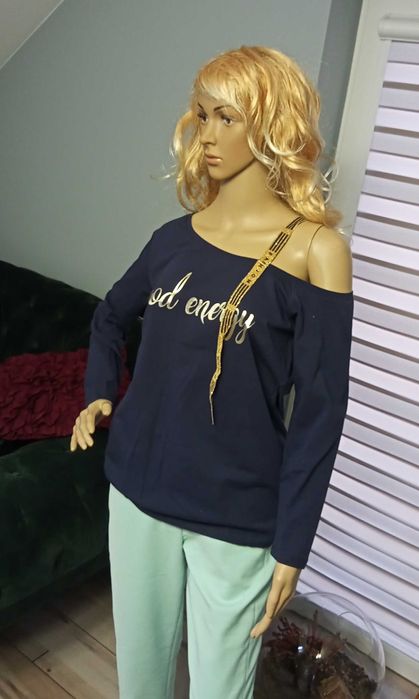 Bluzka Damska. Fason Prosty.