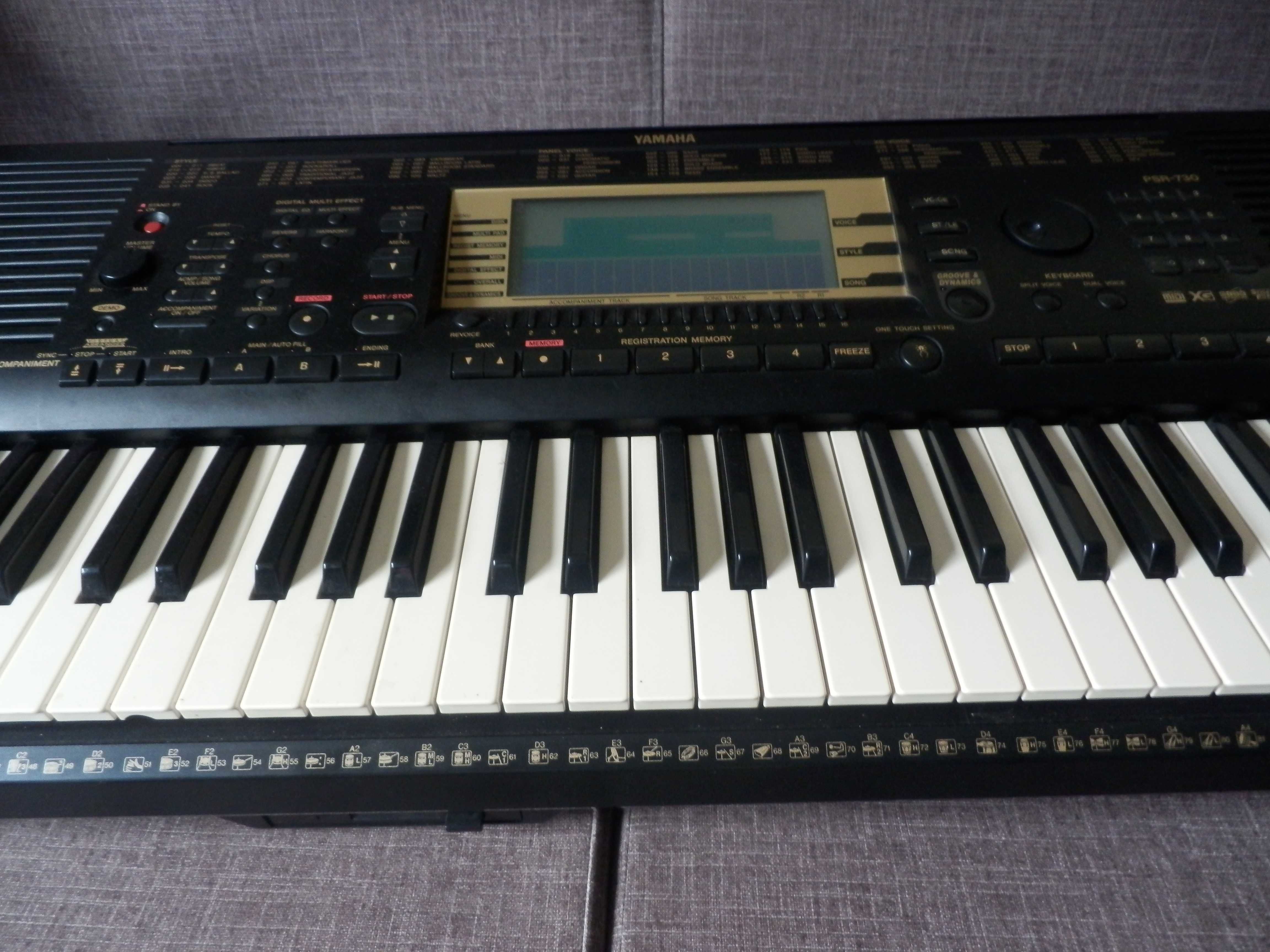 teclado yamaha psr 730