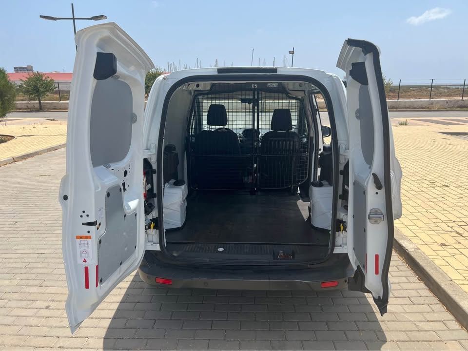 Ford transit courier
