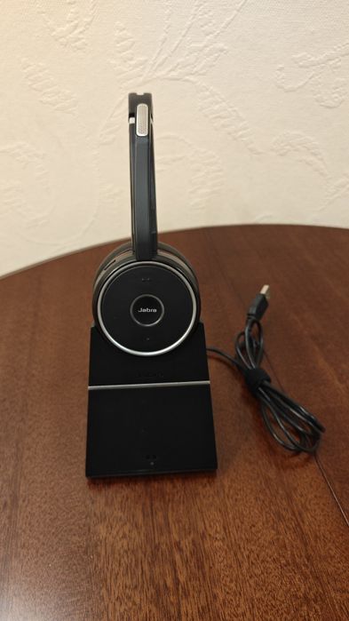 Навушники, професійна гарнітура Jabra Evolve 75 із зарядною станцією