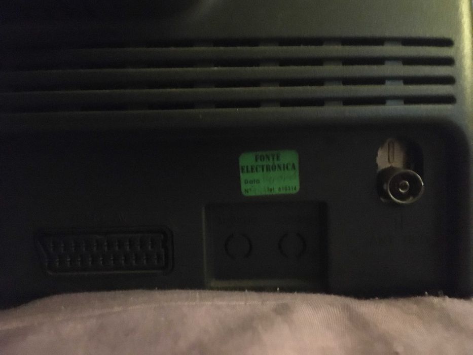 Vendo TV Sanyo em bom estado
