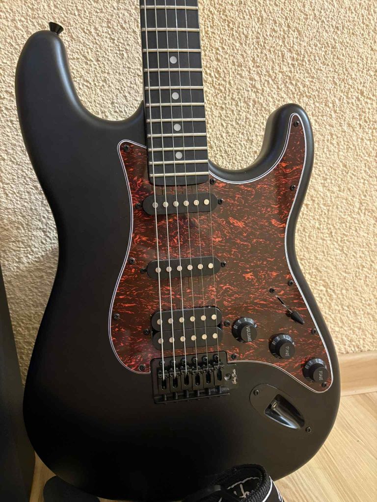 Gitara elektryczna  Harley Benton wraz ze wzmacniaczem
